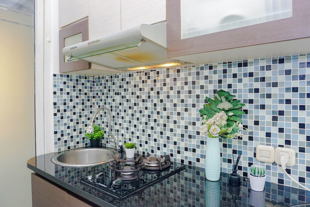 Comfortable And Roomy 2Br At Apartment Green Pramuka City