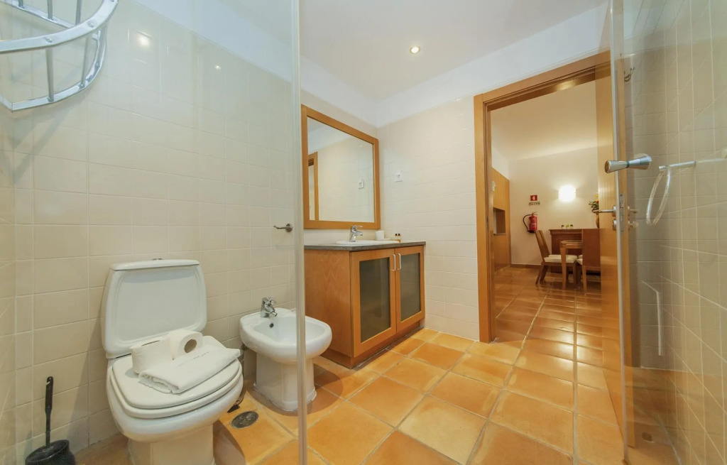 B39 - Marina Hill Apartment