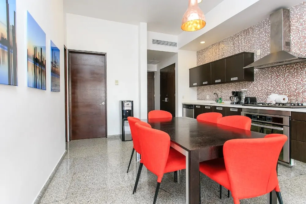 IN 03 2 Bedroom+ 6 people+ Mamitas Beach Area- 1block from beach Apts