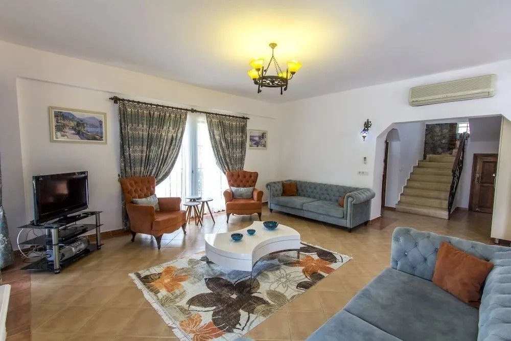Villa Sierra by Villamnet