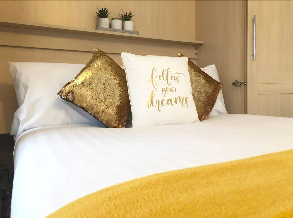 Lux Blu - Kenwyn Studio Apartment