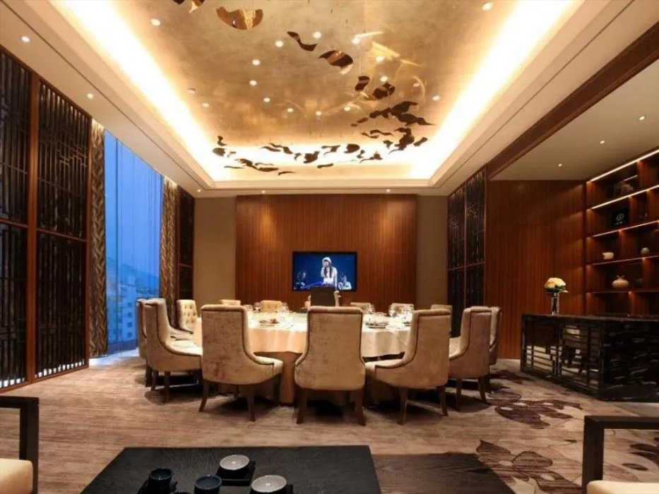 City Hotel