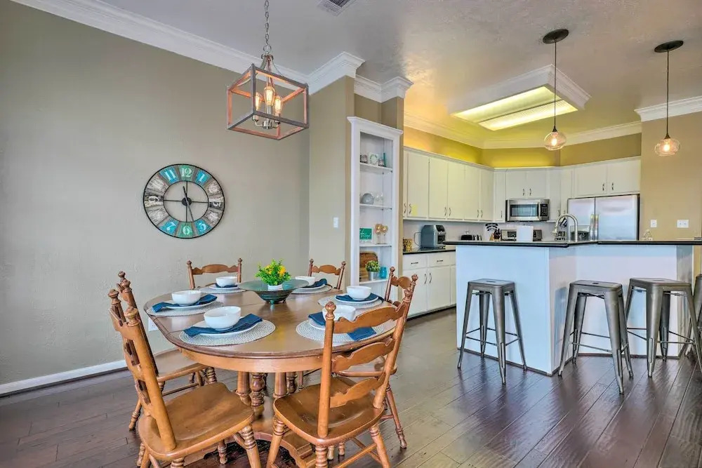 Waterfront Lake Conroe Getaway w/ Multiple Decks