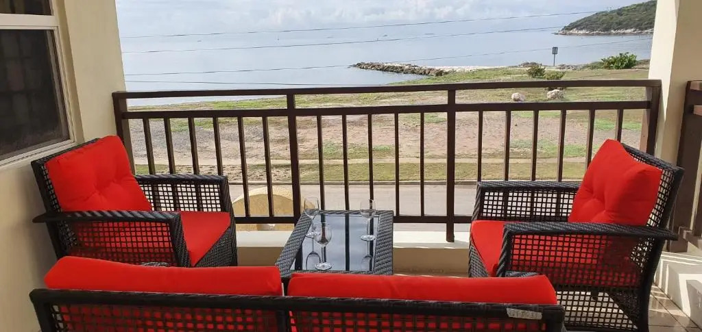C-Vue Villa "Pool AC Gated SeaFront"
