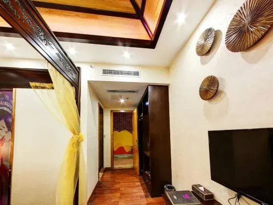 Yueyang Qingcheng Theme Hotel