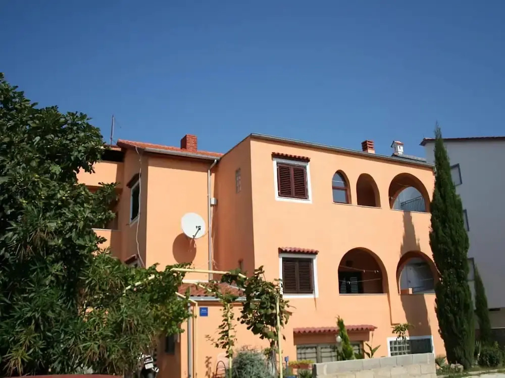 Apartment on the Second Floor