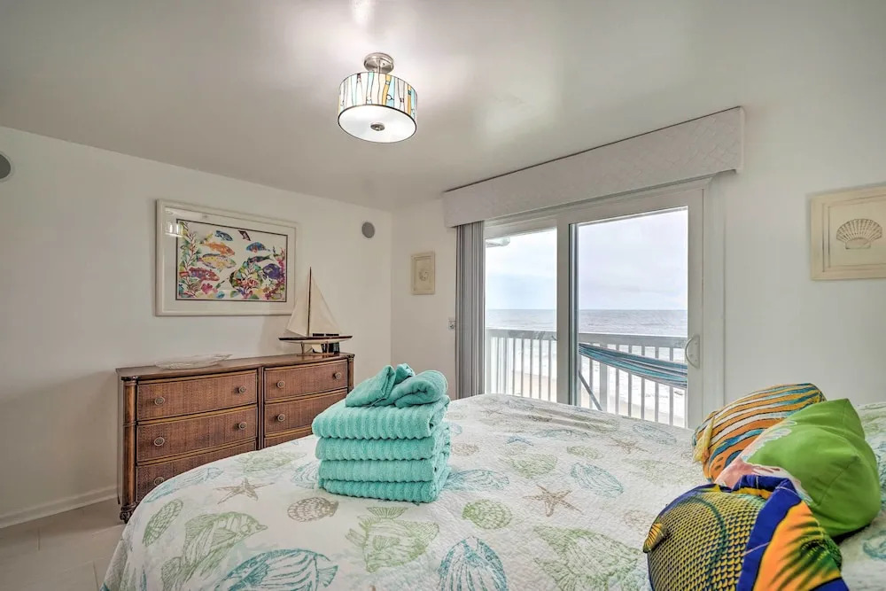Ocean Dunes Kure Beach Condo w/ Balcony & Pool