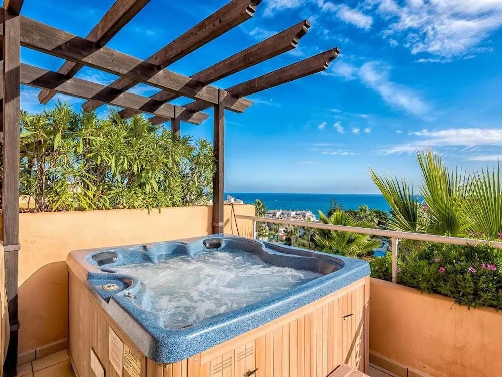 Malibu Apartments