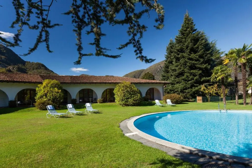 Hotel Garni Elena, Pool & Garden