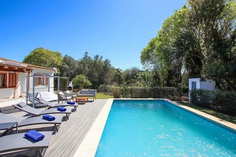 Stylish Two-Bedroom Anere Villa