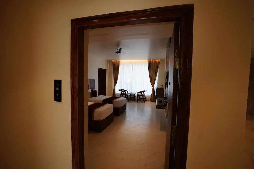 Ellora Hotel