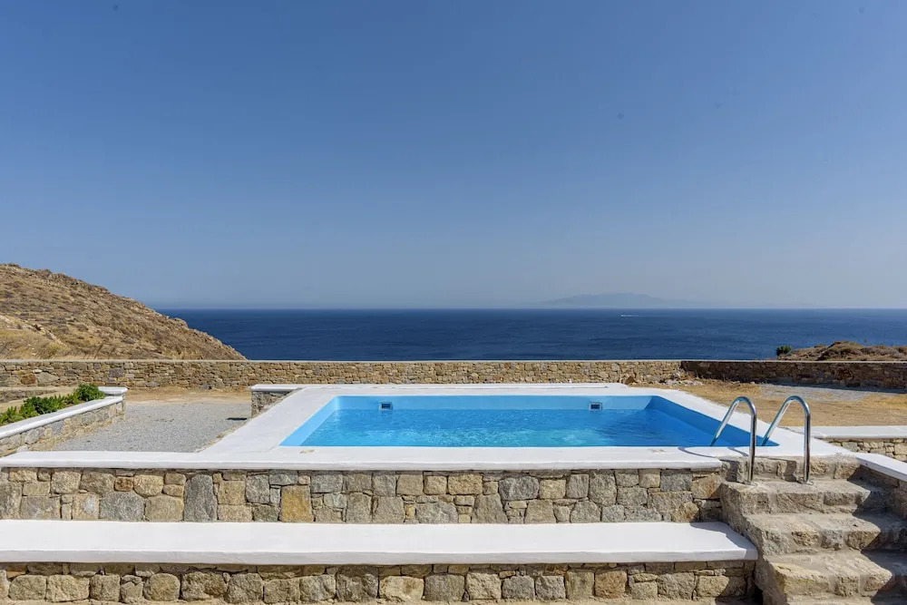 Contiki Resort Mykonos