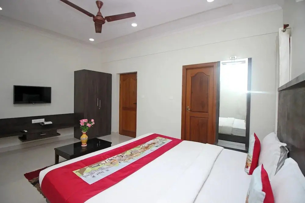 JCR Comfort Homestay By OYO Rooms