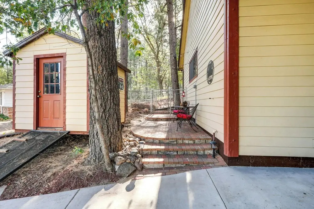 Cherry Tree Studio Arizona Retreat Near Route 66