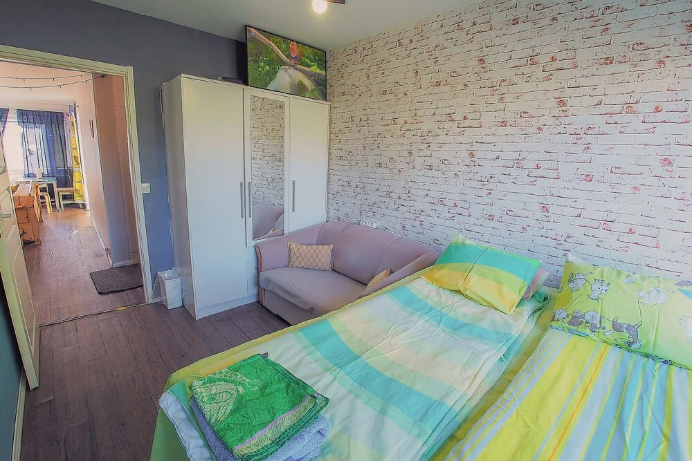 Eazy Home nearby Highway-Apartment or Private Room or Shared Room with Shared Big Kitchen,Shower,Toilet & Free Parking