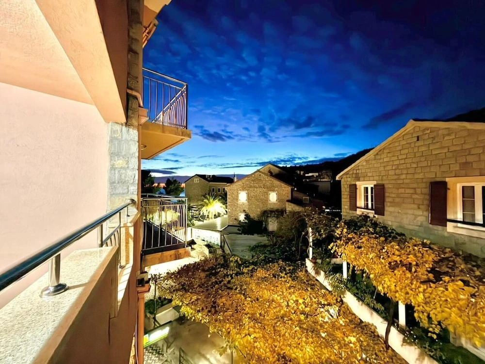 Beachfront Apartments Oaza