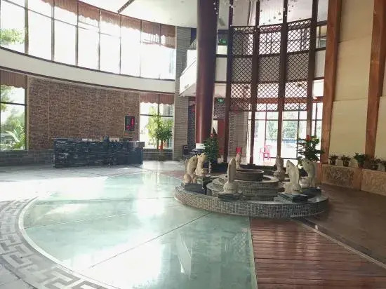 Qionghai Yefeng Business Hotel (Yinhai Road Wanquanhe Branch)