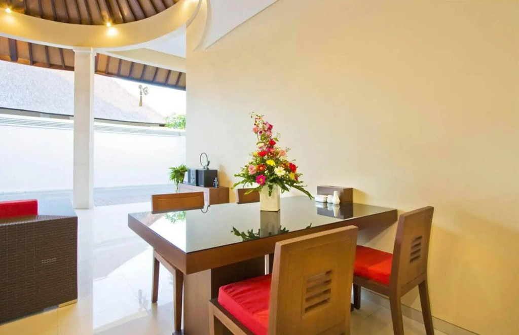 Oval Villa Bali