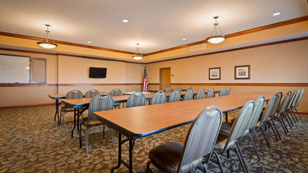 Best Western Plus Butterfield Inn