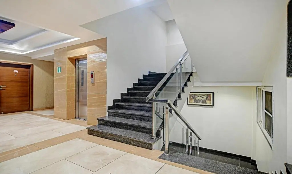 Collection O Hotel Johri Residency