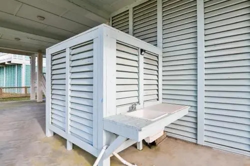 Ez Come Ez Geaux 4 Bedroom Home by Redawning
