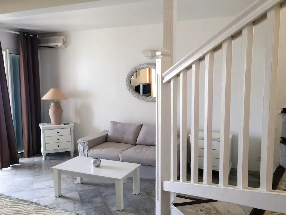 Idolem Residence