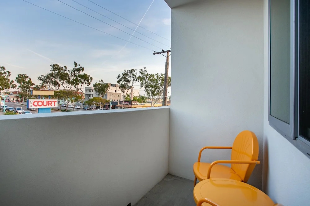WanderJaunt - North Park Apartments