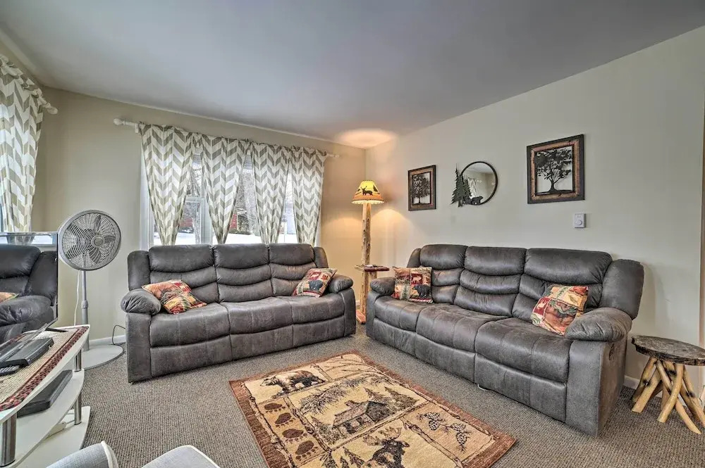 Cozy Houghton Lake Heights Cottage w/ Private Yard