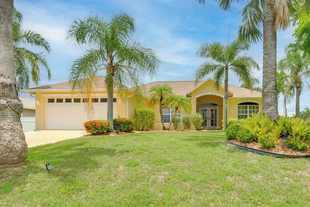 6 Mi to Coast: Cape Coral Family Home