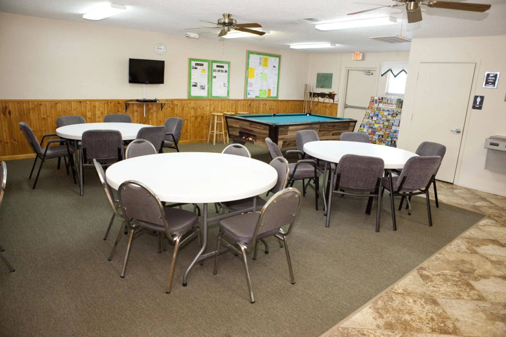 Groves RV Resort