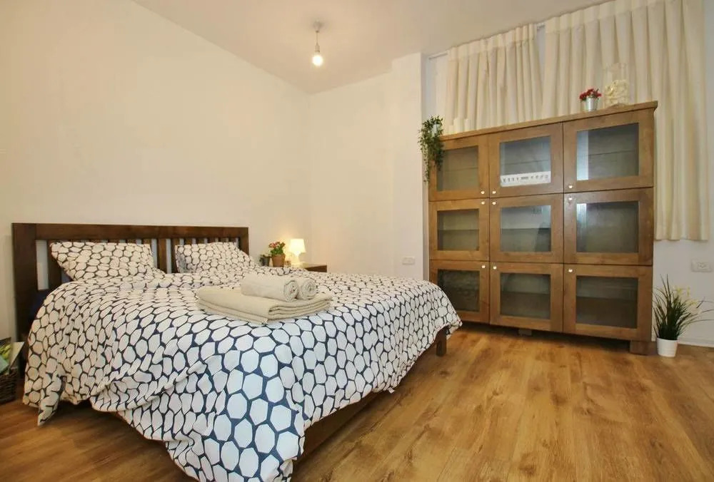 Amazing 3 Bedroom Garden Apartment near Gordon Beach