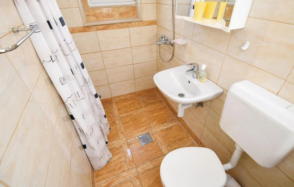 Awesome Home in Orebic With Wifi and 5 Bedrooms