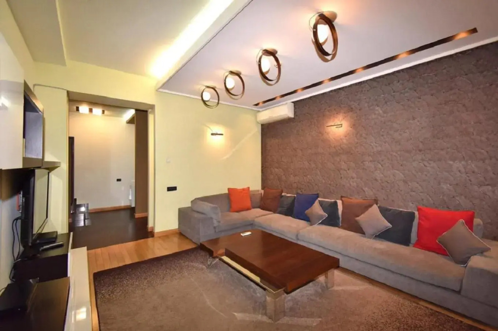 Northern Avenue - Teryan crossroads 3bedroom Grand Duplex TT444
