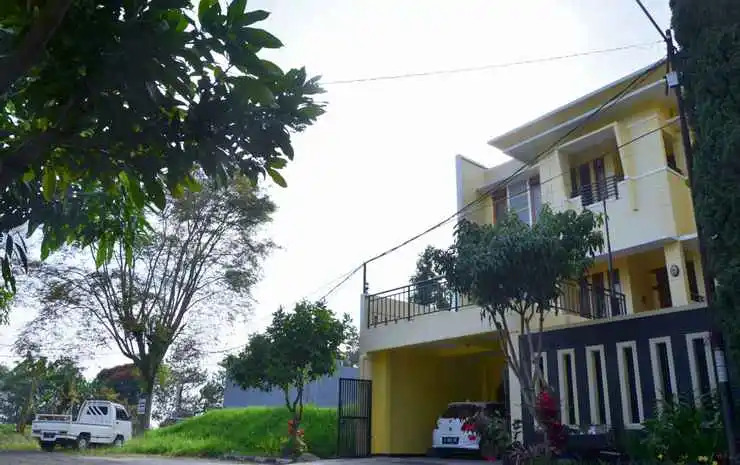Rumah Kuning Bandung