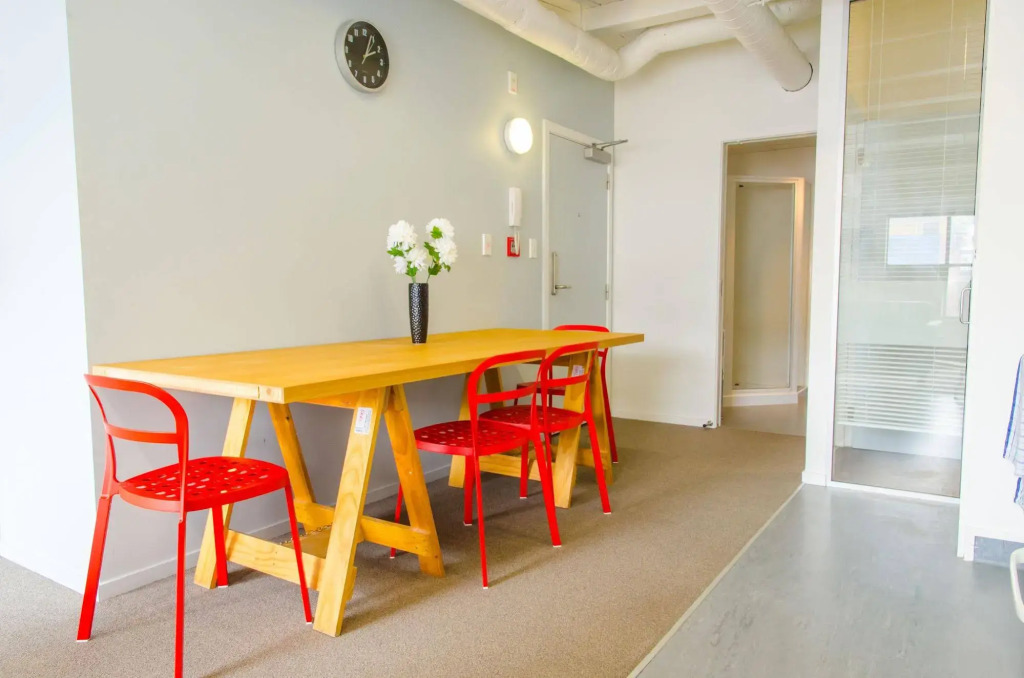 The Setup on Dixon - Hostel
