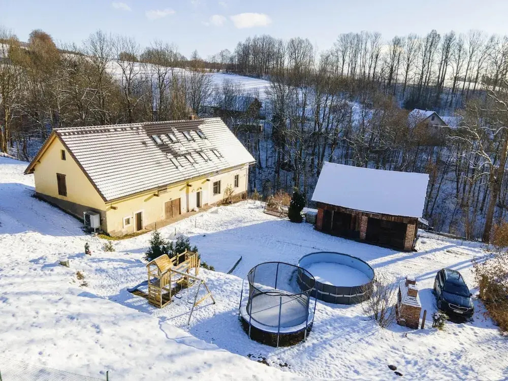 Villa in Rudnik With Private hot tub