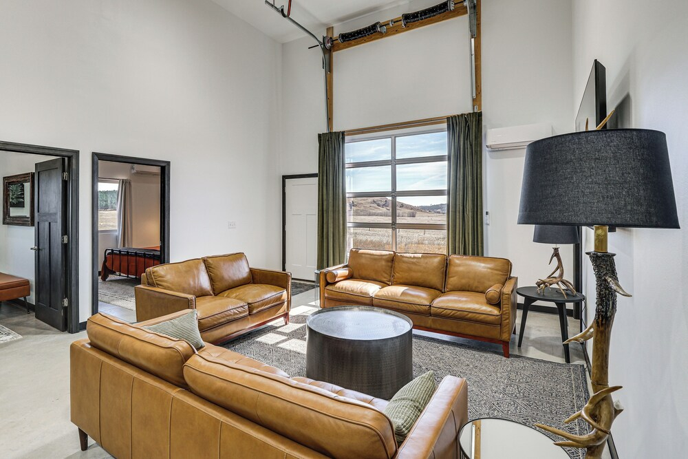 Escape to the Black Hills! Modern Countryside Home