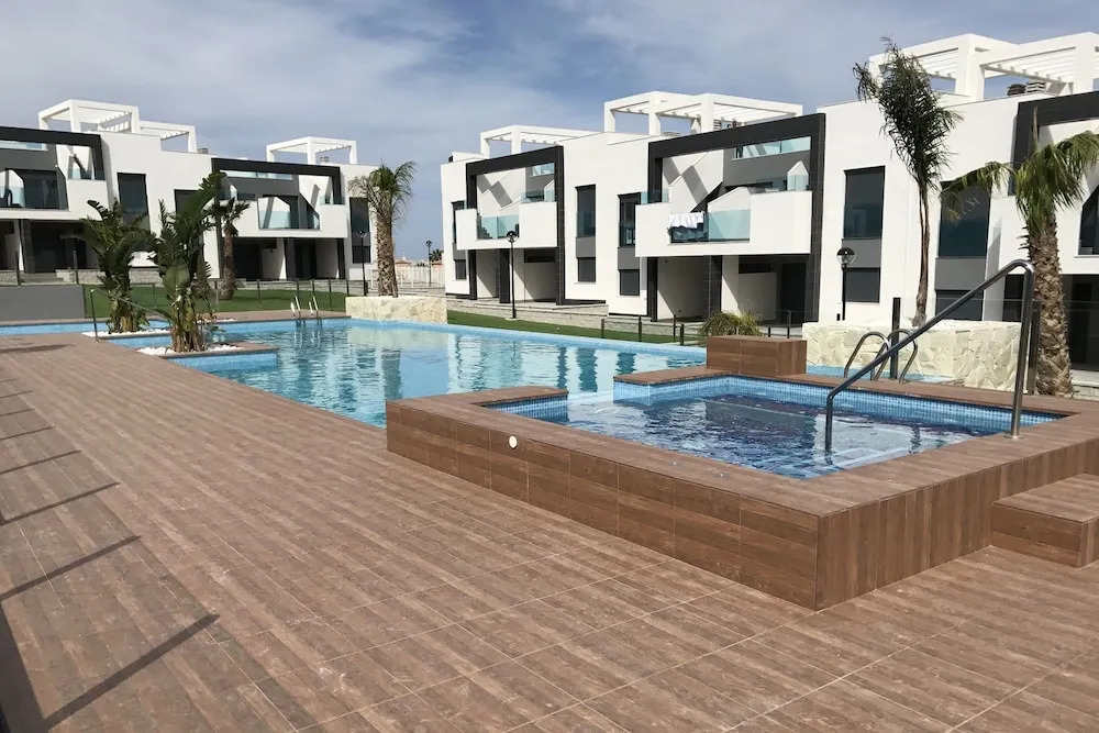 Oasis Beach IX - Amelie