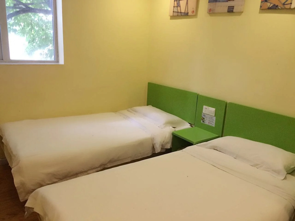 Yimi Hotel Changshou Metro Branch