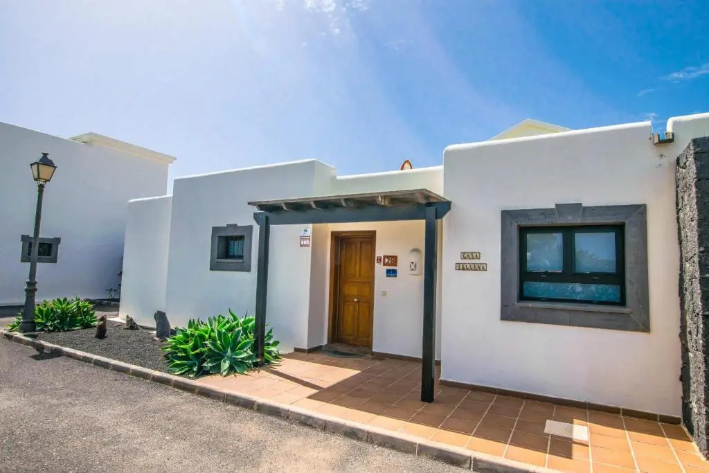 216 - Villa Helena by Villas Now Ltd