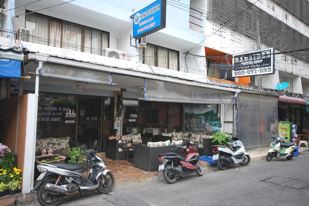 Kingfisher House and Bar