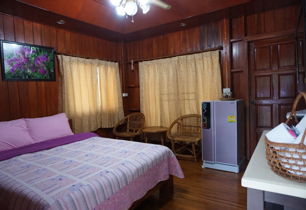 Settee Homestay