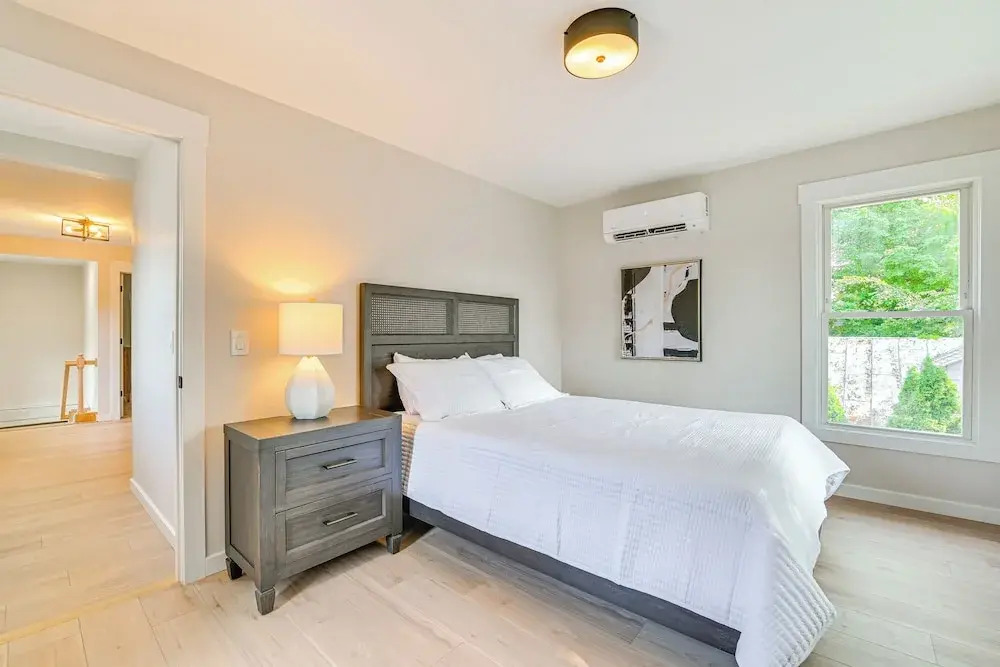 Saratoga Springs Home w/ Hot Tub: Walk to Downtown