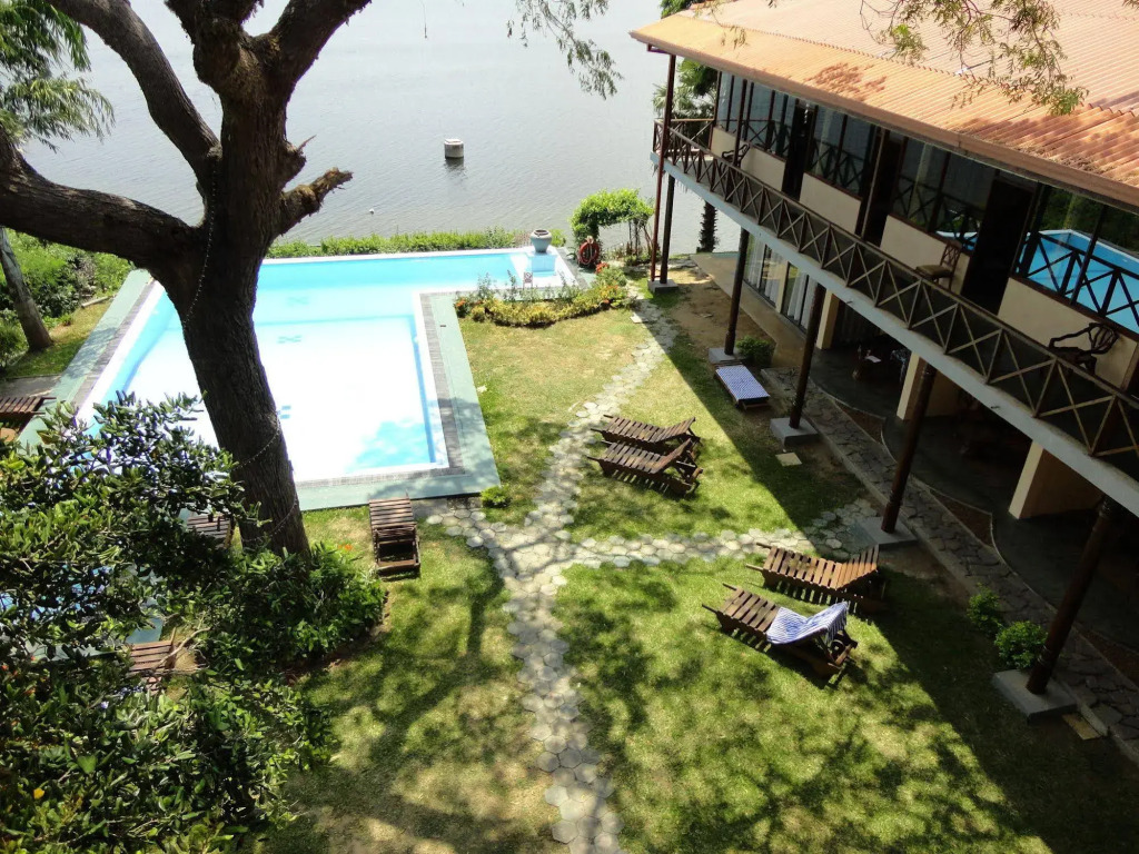 Oak Ray Lake Resort
