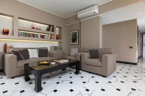 Suzzani Halldis Apartment