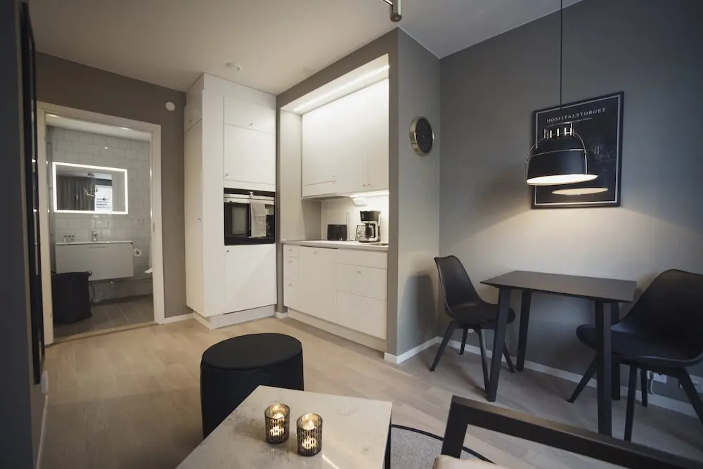Sky Hotel Apartments, Hospitalstorget