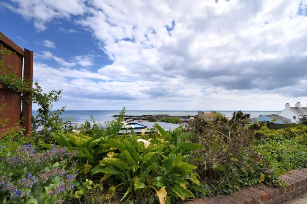2 Harbour Heights
