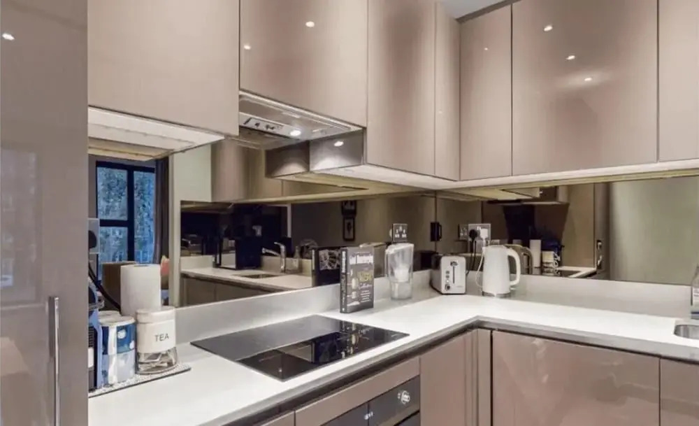Modern, Central East London City Apartment