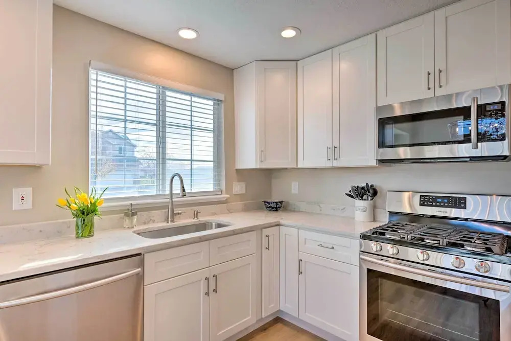 Family-friendly Escape - Near BYU and Mountains!