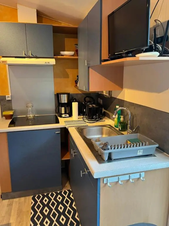 Mobil home bungalow 6 personnes villeneuve loubet plage marina baie des anges